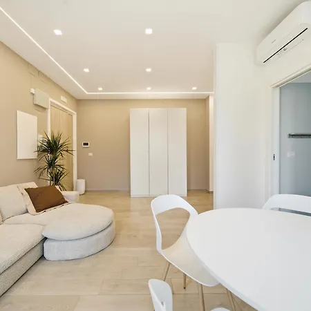 Alpha Domus 15 Naples