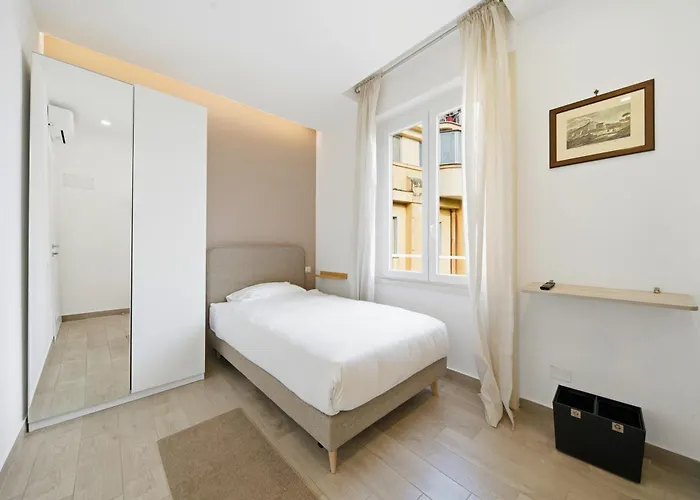 Alpha Domus 15 * Naples