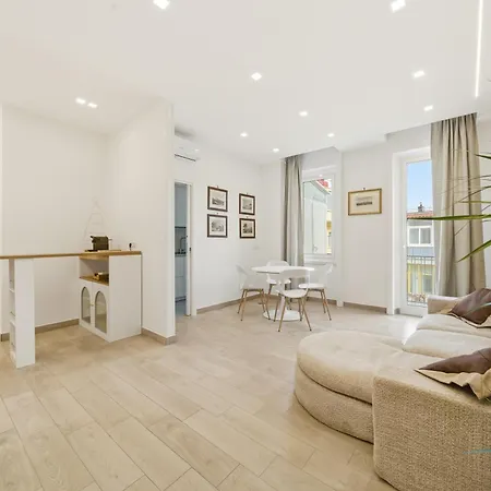 Alpha Domus 15 Neapel